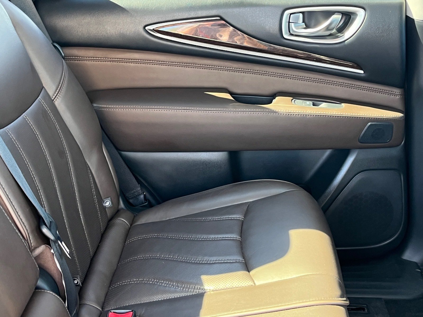 Used 2015 INFINITI QX60 Luxe w/ Deluxe Touring Package AWD/4WD image 11