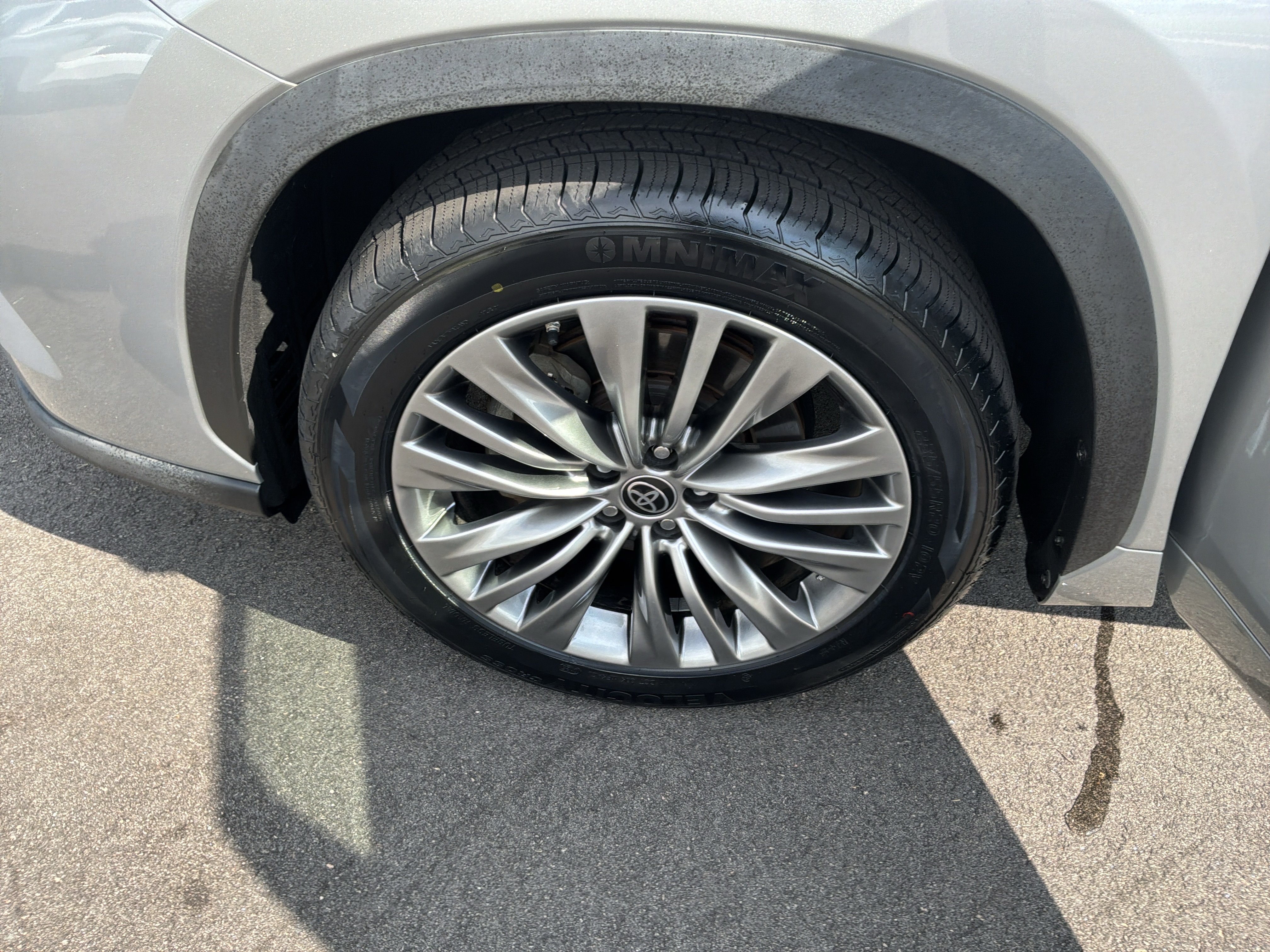 Used 2022 Toyota Highlander Platinum FWD image 13