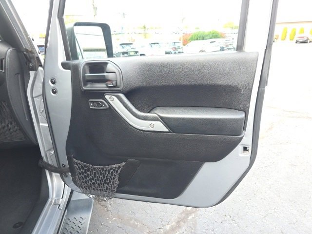 Used 2014 Jeep Wrangler Unlimited Sahara w/ Connectivity Group image 33