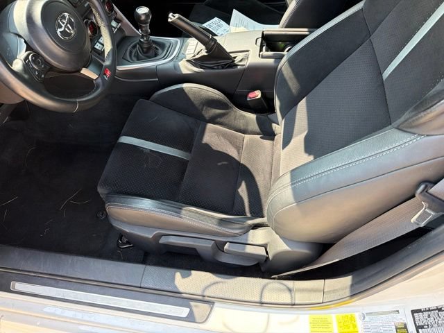 Used 2025 Toyota GR86 Premium w/ ALL Weather Mat Package (TMS) RWD image 7