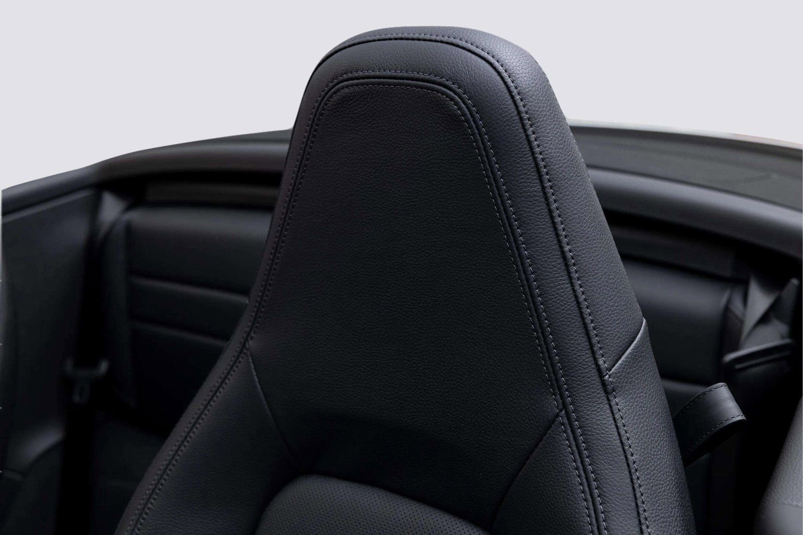 Used 2025 Porsche 911 Carrera RWD image 20