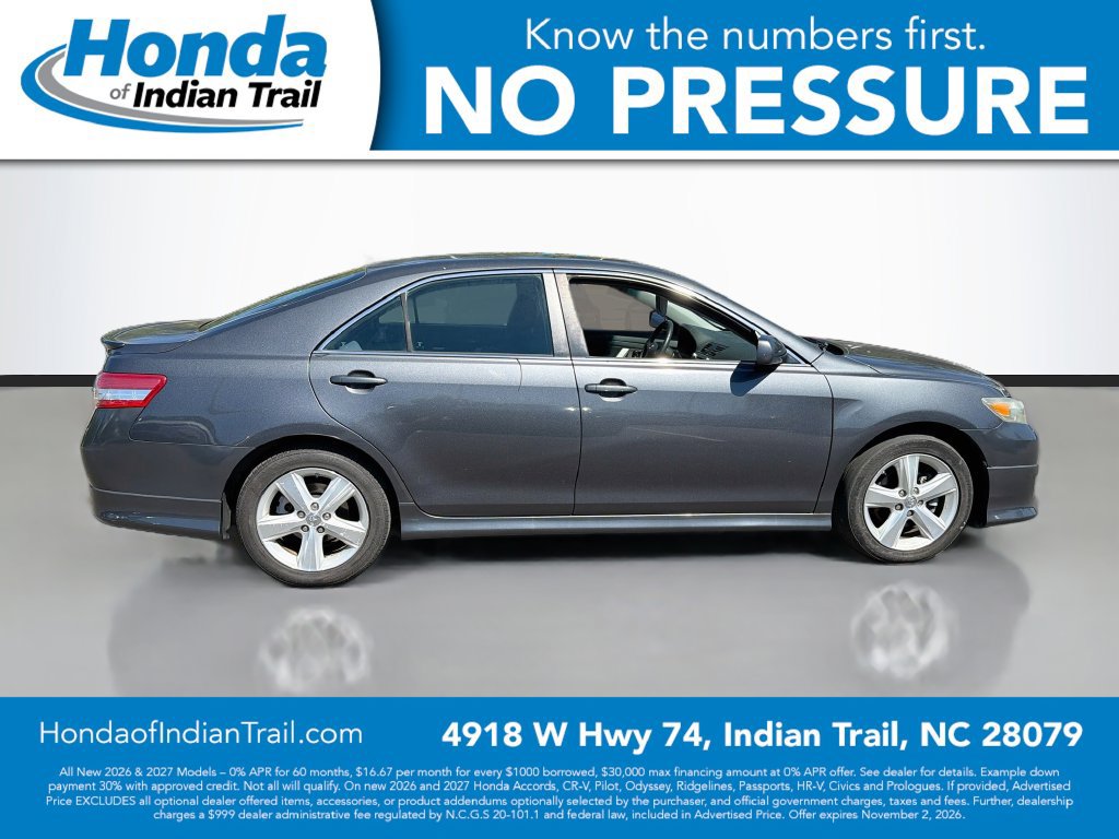 Used 2011 Toyota Camry SE w/ SE Extra-Value Pkg #1 FWD image 4