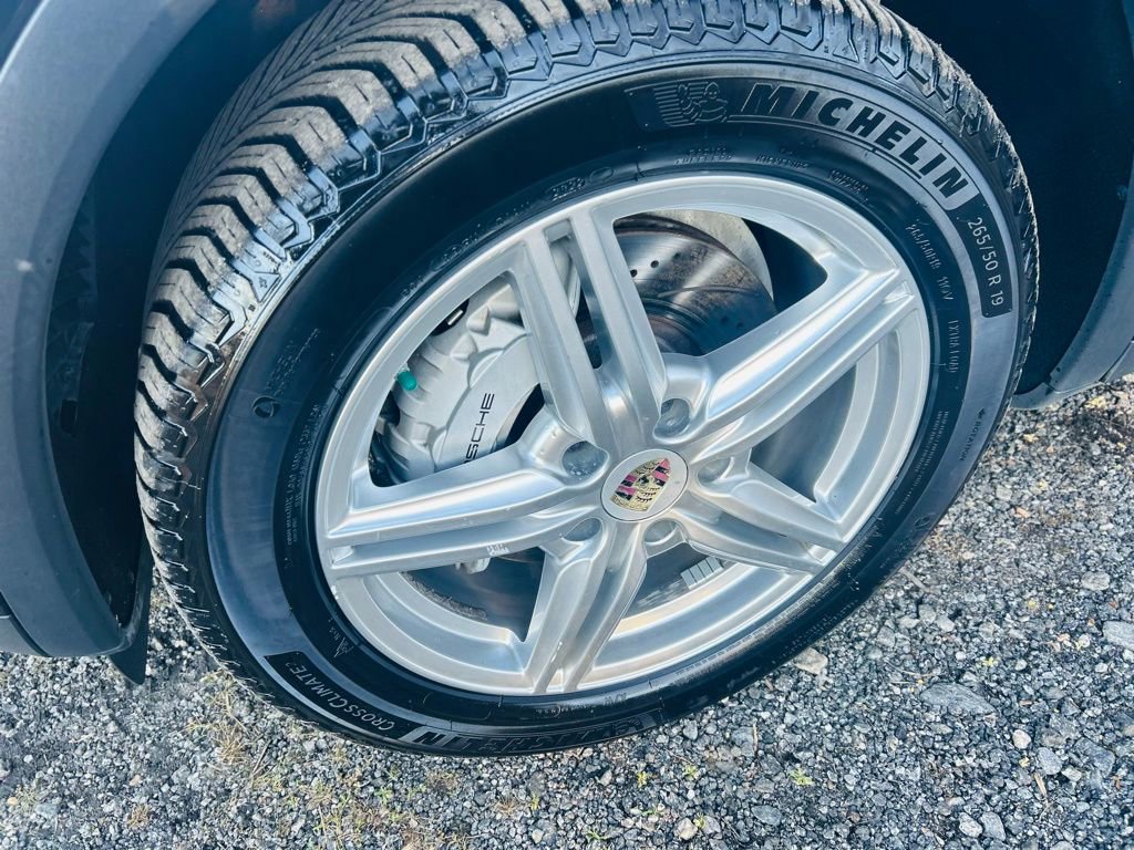 Used 2016 Porsche Cayenne S AWD/4WD image 11