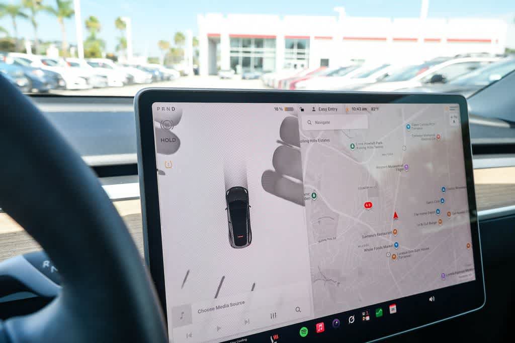 Used 2024 Tesla Model Y 2WD image 23