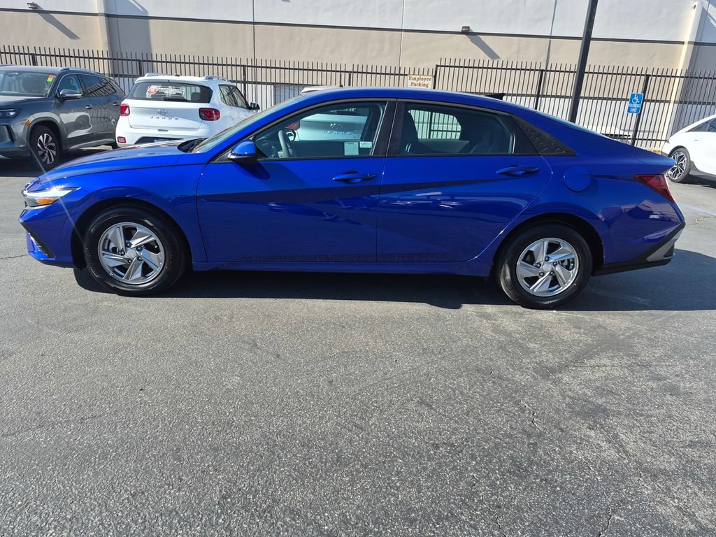 Certified 2026 Hyundai Elantra SE FWD image 5
