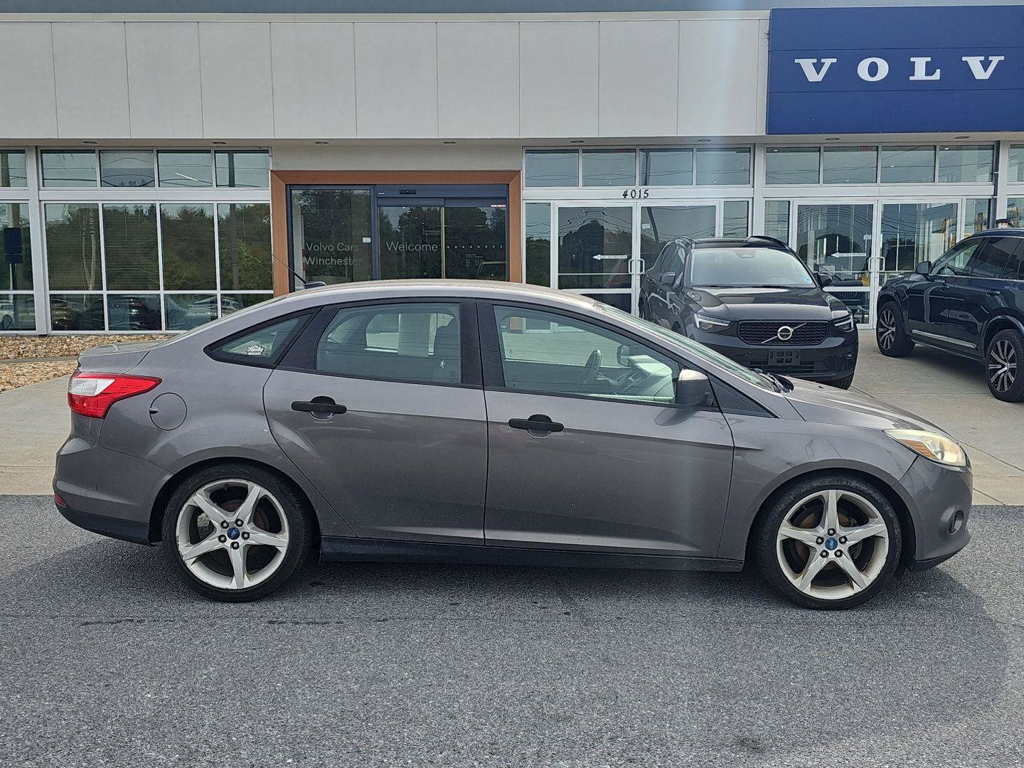 Used 2014 Ford Focus S FWD image 8