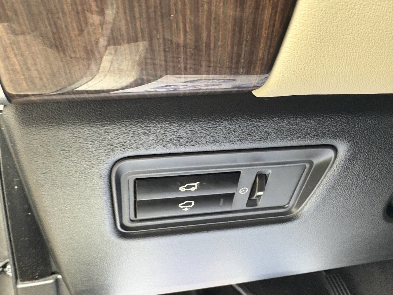 Used 2014 Land Rover Range Rover Sport HSE image 36