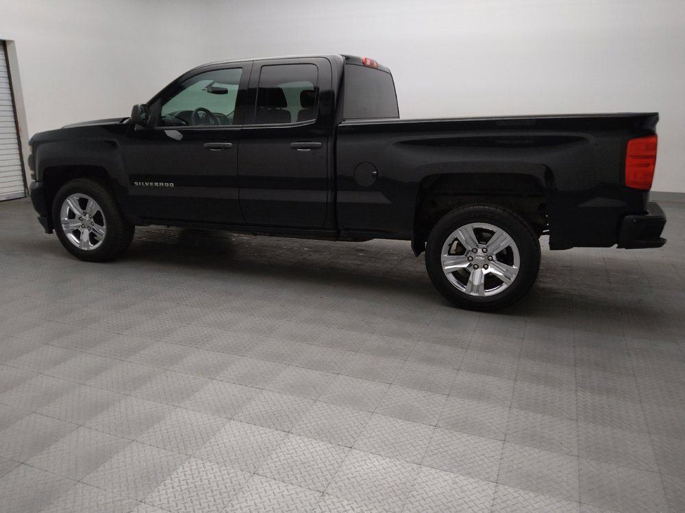 Used 2017 Chevrolet Silverado 1500 Custom w/ Custom Convenience Package RWD image 3