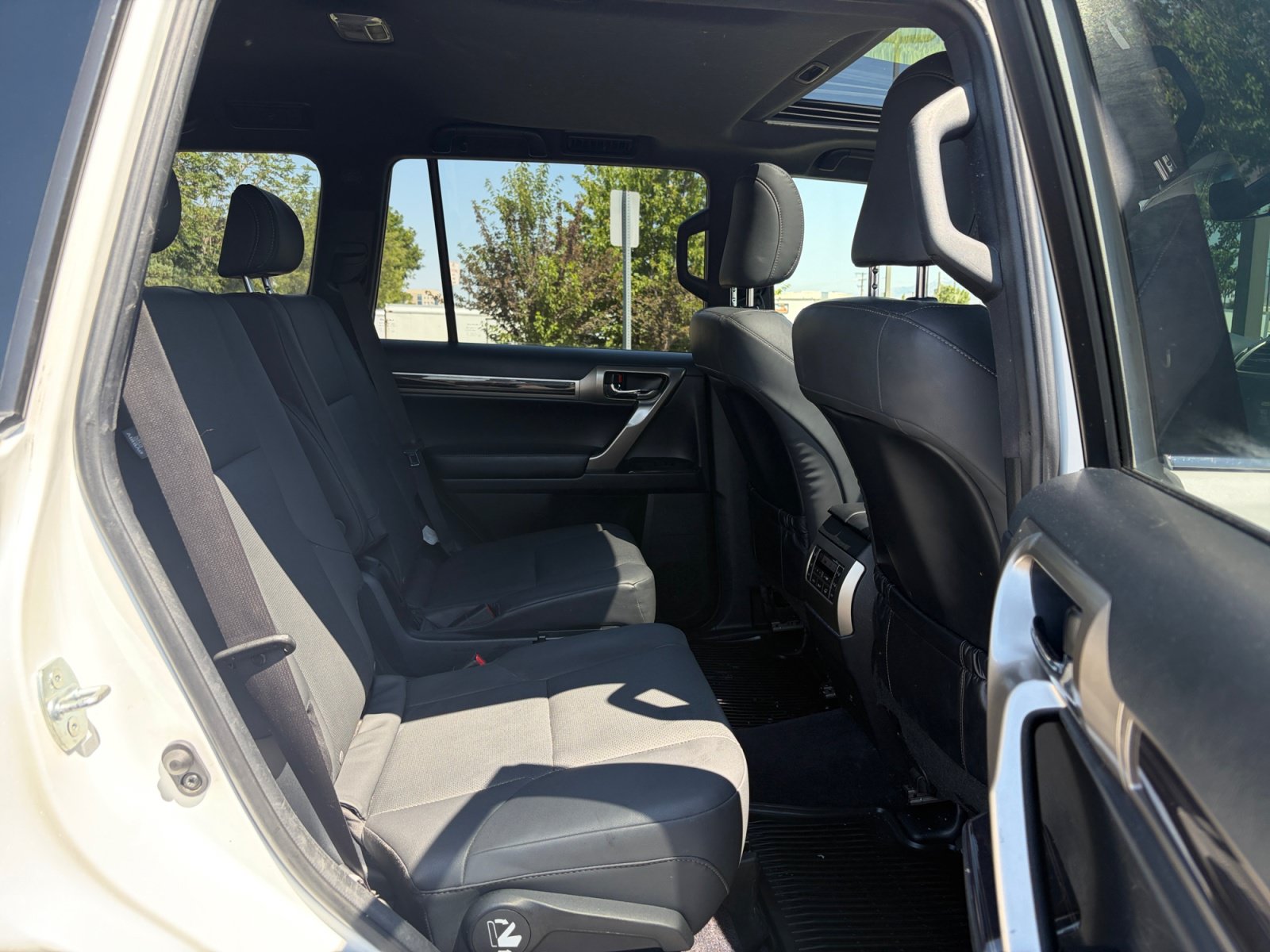 Used 2020 Lexus GX 460 Premium AWD/4WD image 27