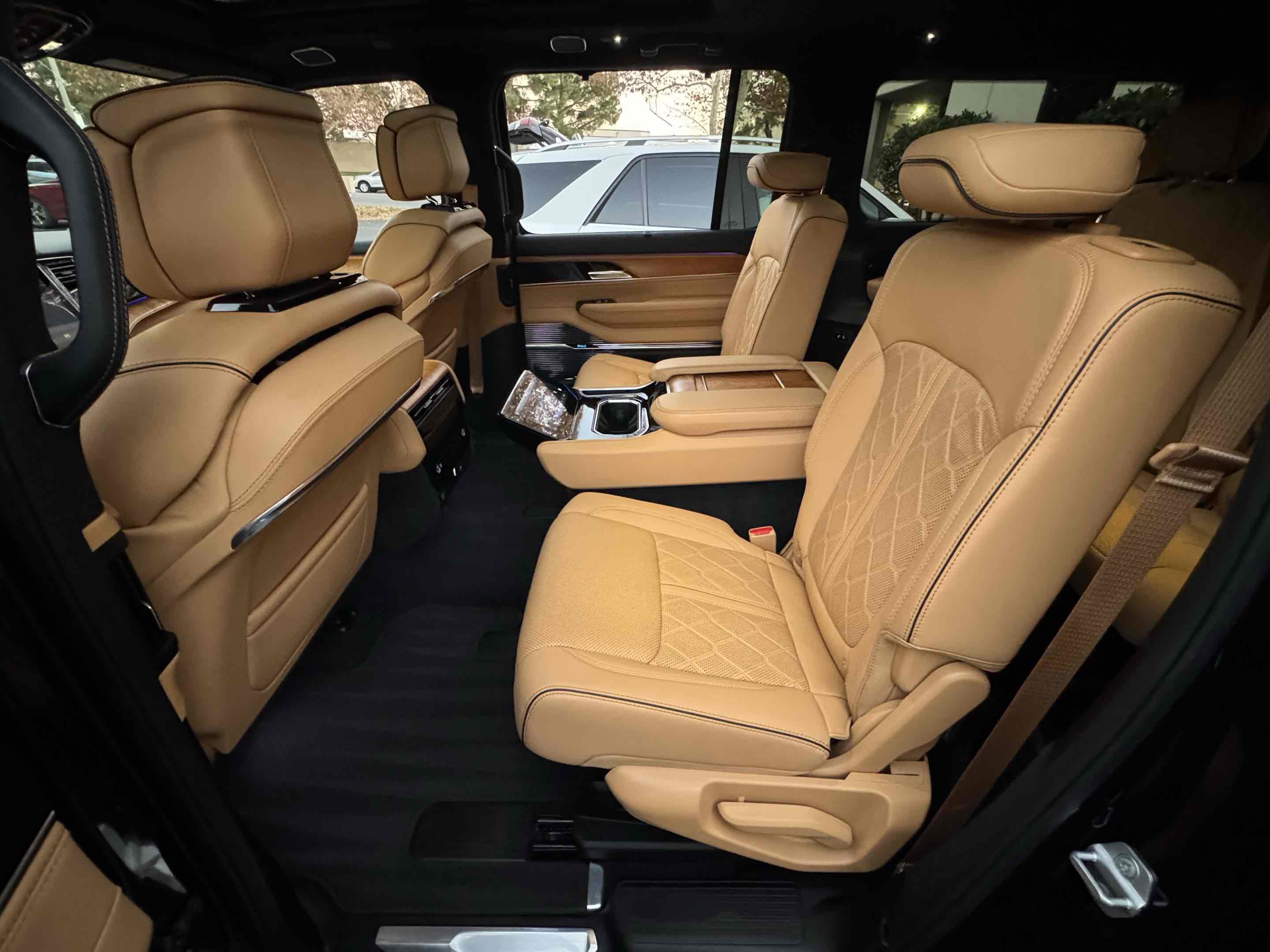 Used 2023 Jeep Grand Wagoneer L Series III image 57