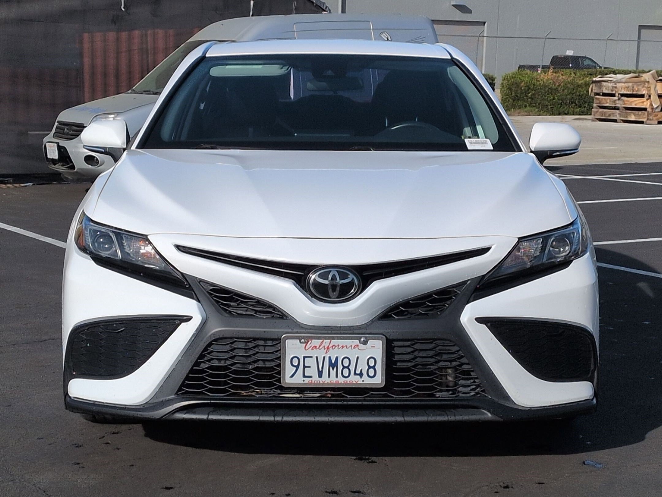 Used 2023 Toyota Camry SE image 3