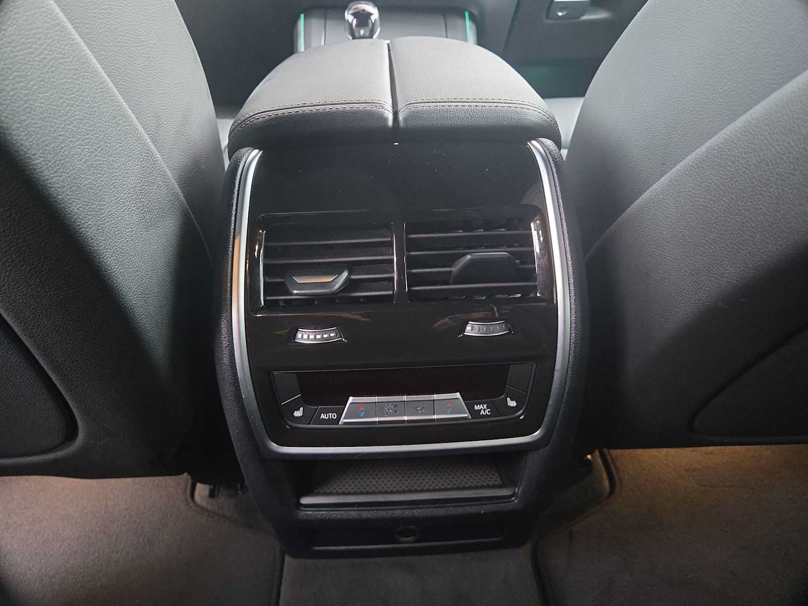 Used 2022 BMW X5 xDrive40i w/ Premium Package AWD/4WD image 17