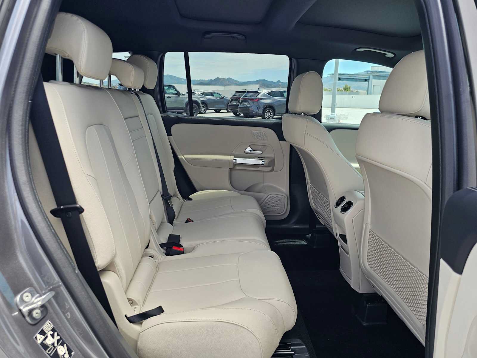 New 2026 Mercedes-Benz GLB 250 image 12