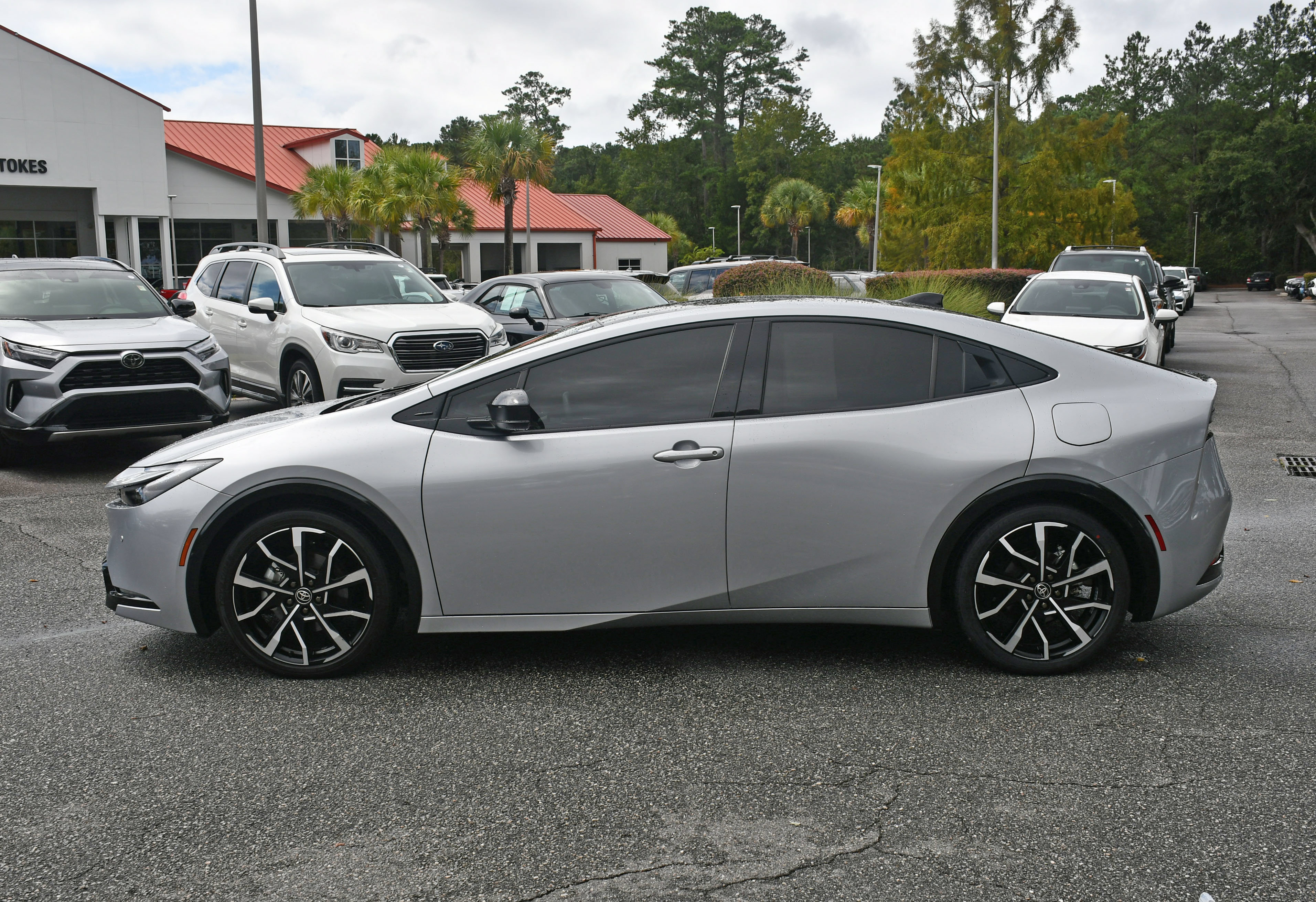 Certified 2025 Toyota Prius Plug-In Hybrid FWD image 2