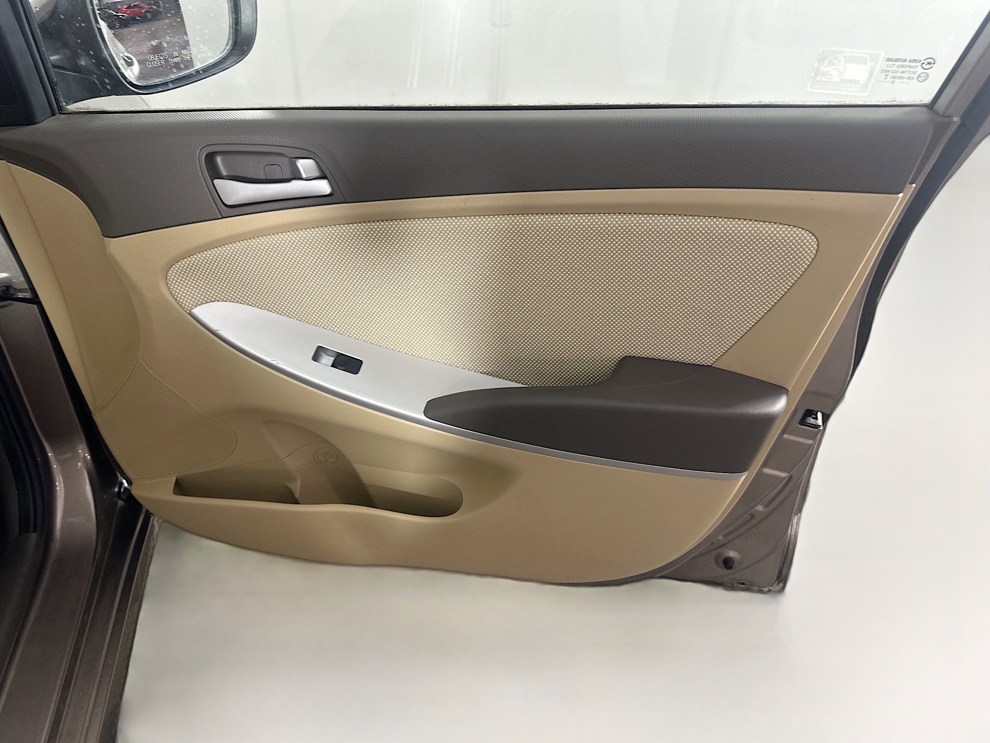 Used 2012 Hyundai Accent GLS w/ Comfort Pkg 2 FWD image 28