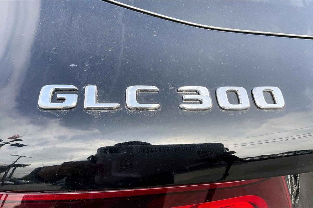 Used 2021 Mercedes-Benz GLC 300 w/ Premium Package image 8