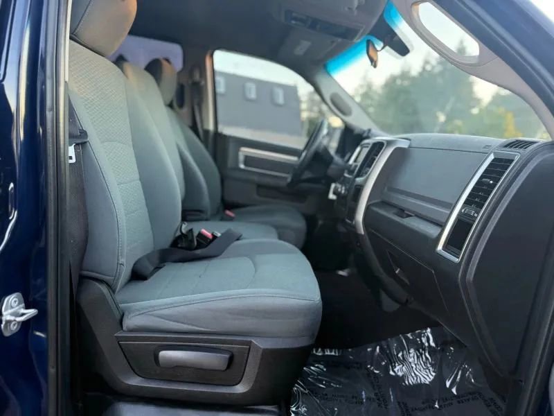 Used 2018 RAM 1500 Classic SLT image 10