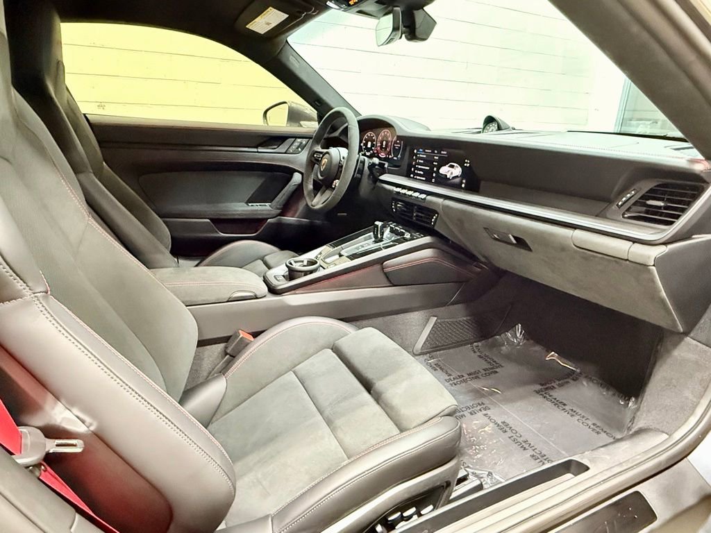 Used 2025 Porsche 911 Carrera 4 GTS image 45