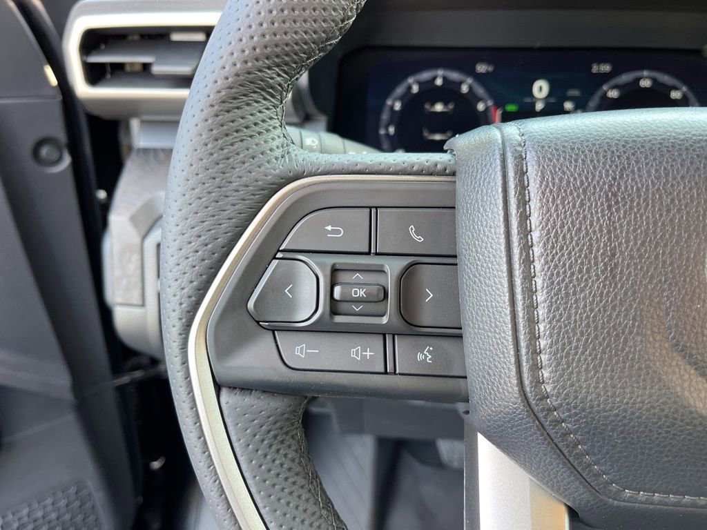 Used 2025 Toyota Tacoma Limited image 19