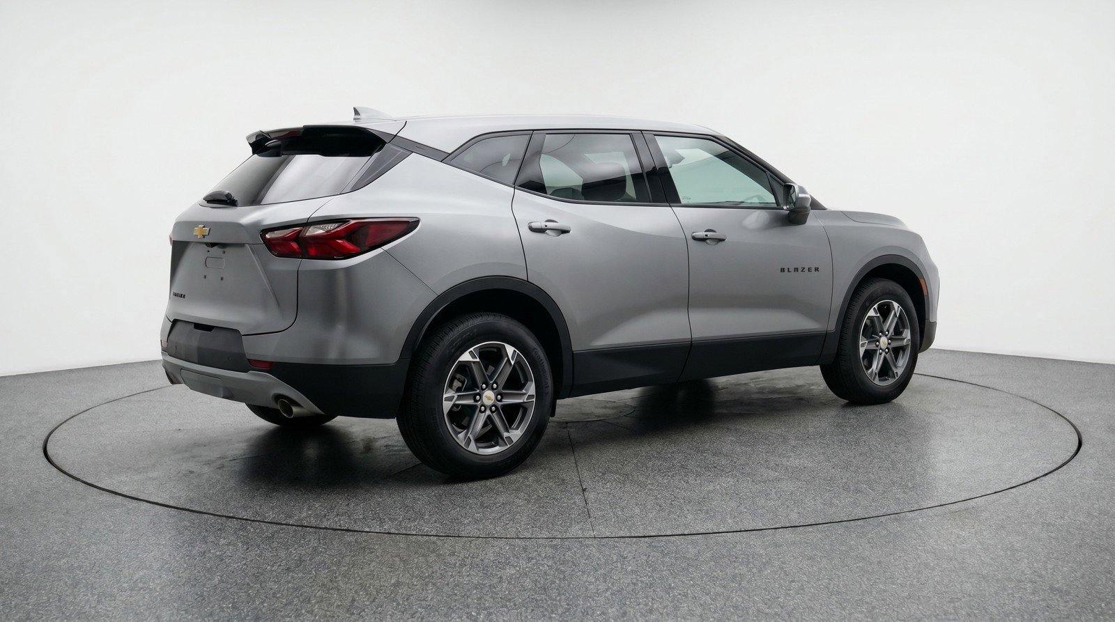 Used 2025 Chevrolet Blazer LT FWD image 9