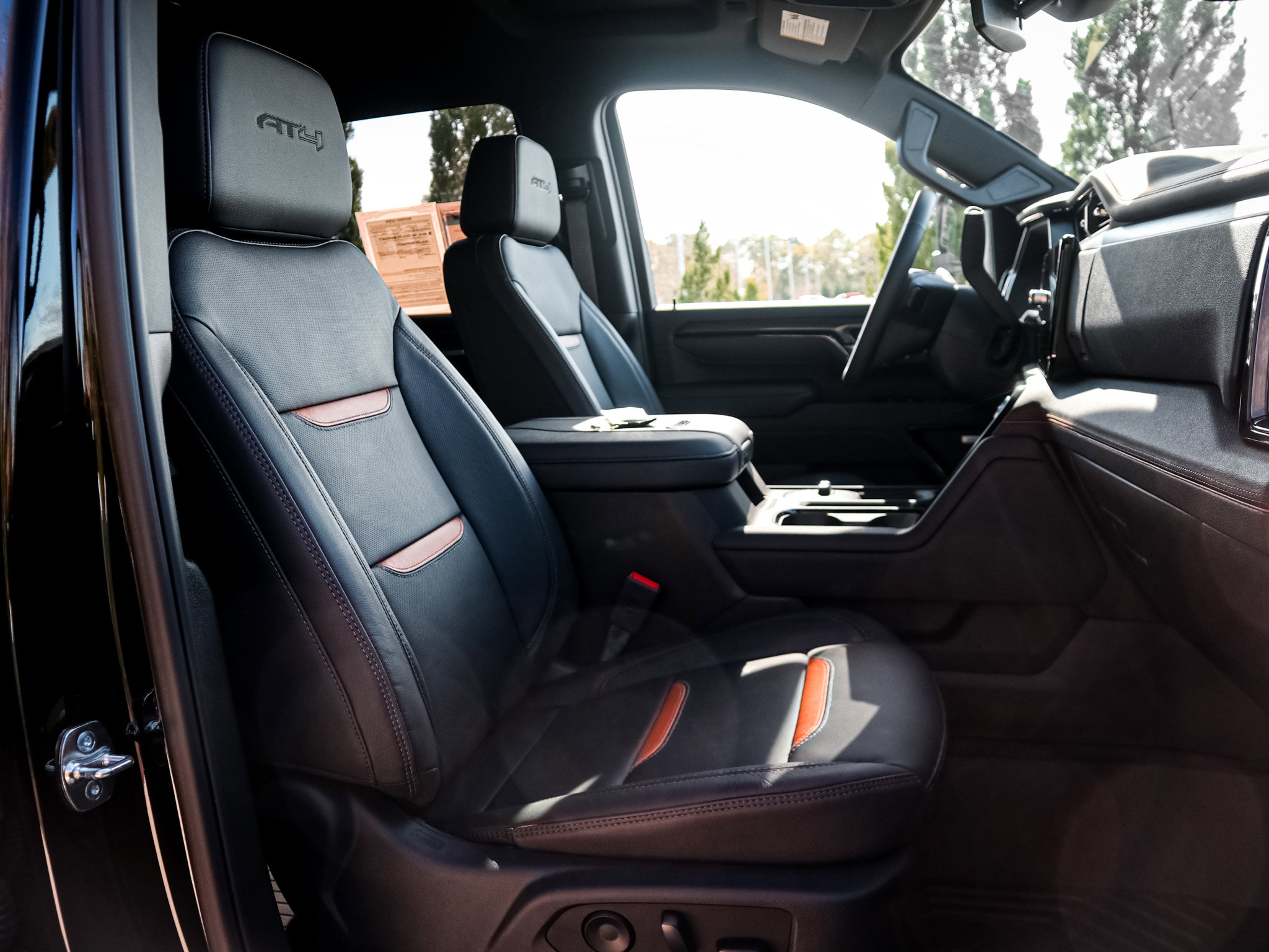 Used 2026 GMC Sierra 2500 AT4 w/ Max Trailering Package image 32