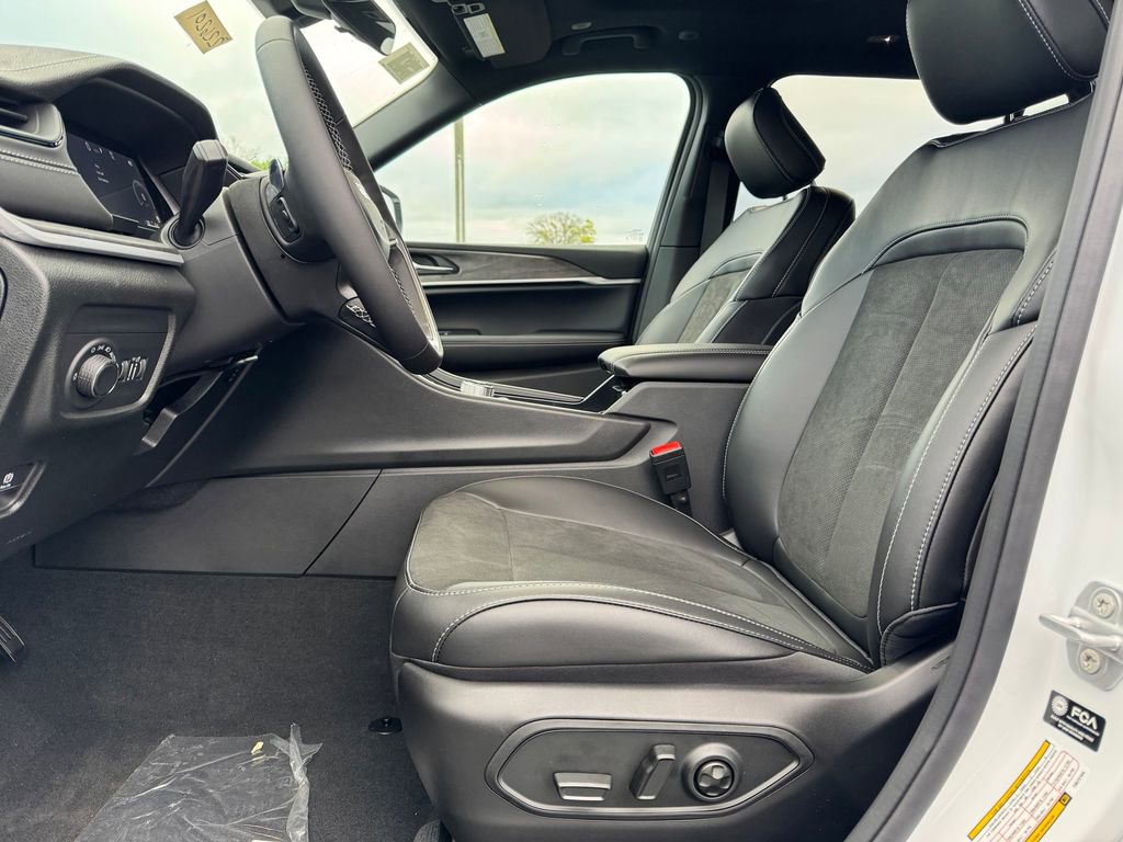 New 2026 Jeep Grand Cherokee L 4WD image 19
