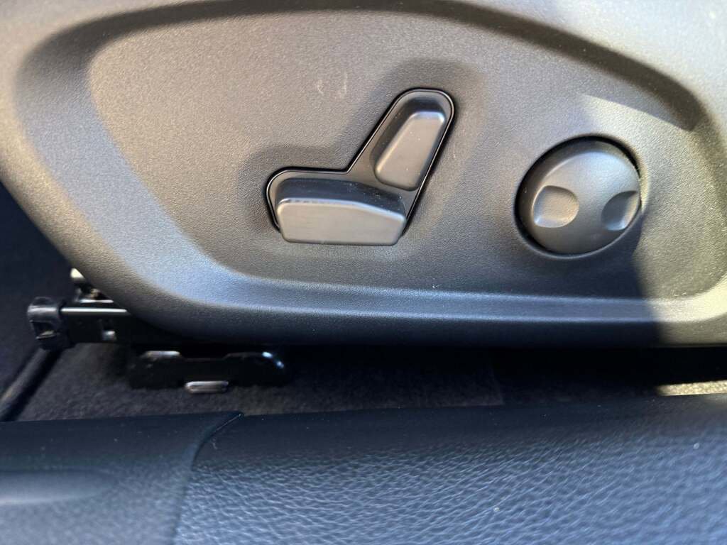 New 2026 Jeep Compass Limited image 35