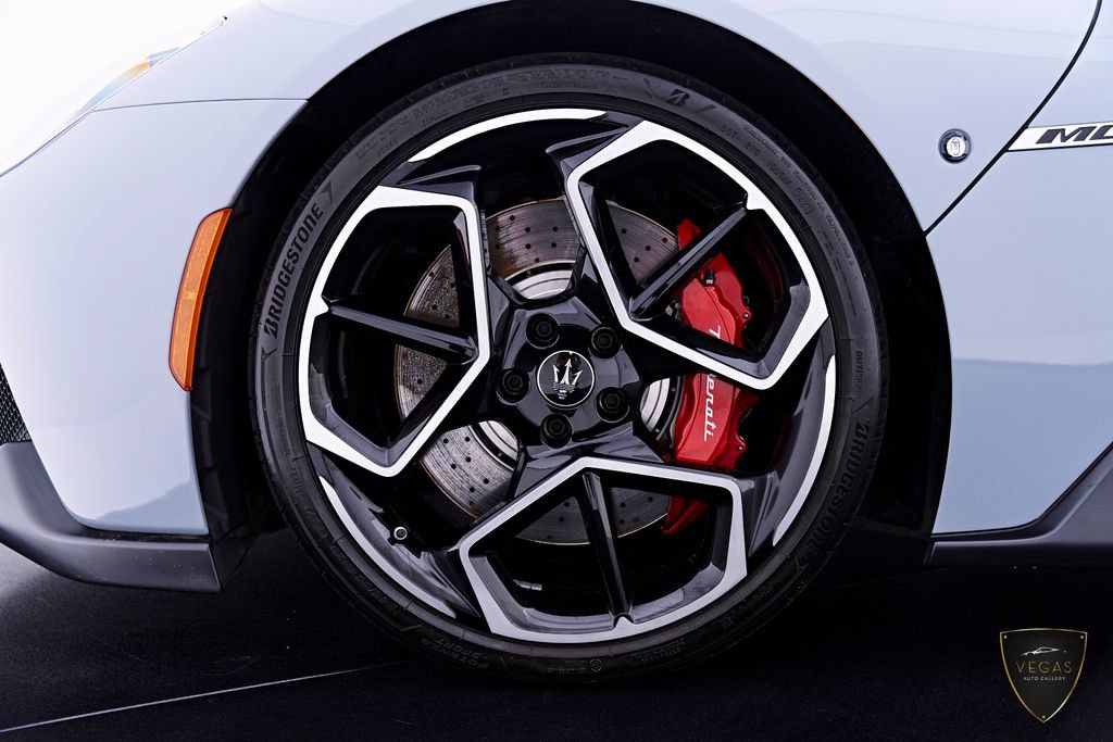 Used 2023 Maserati MC20 Spyder RWD image 3