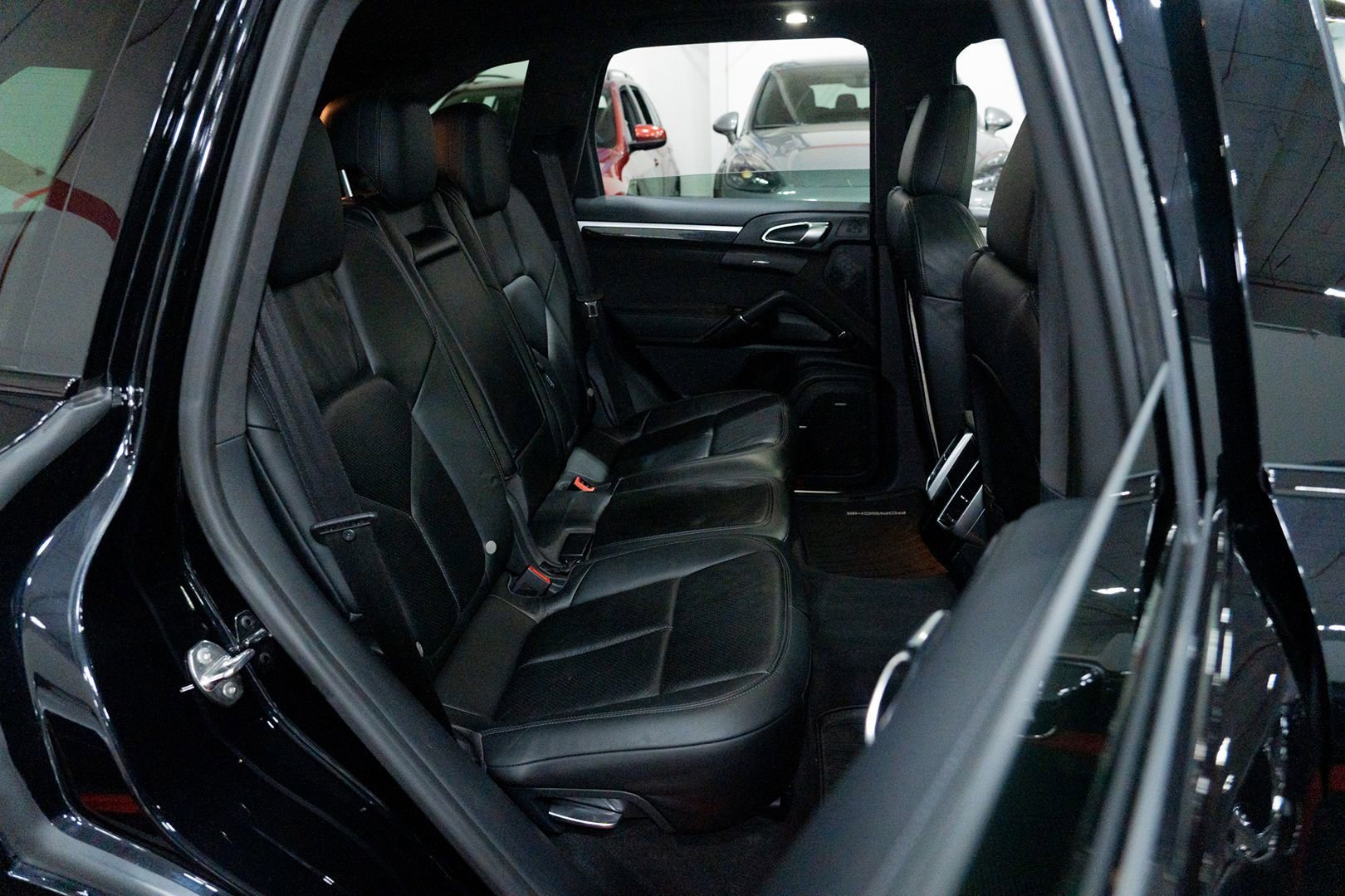 Used 2014 Porsche Cayenne GTS AWD/4WD image 27