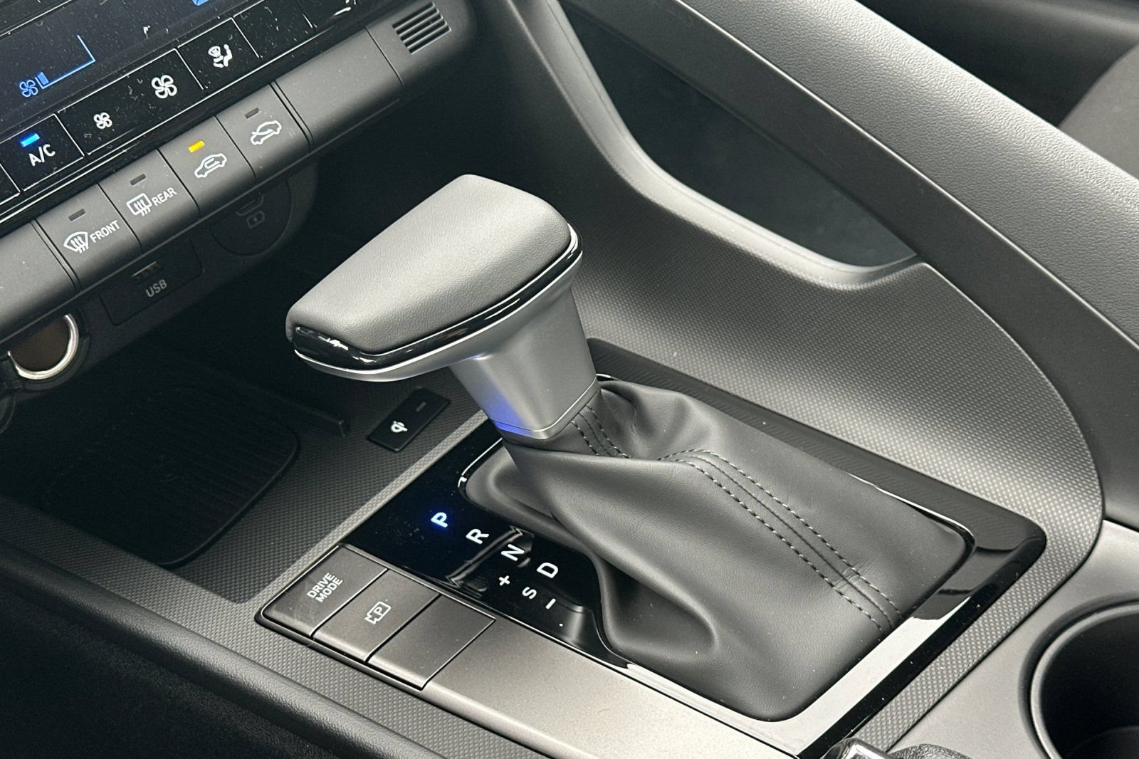 New 2026 Hyundai Elantra Sport FWD image 19