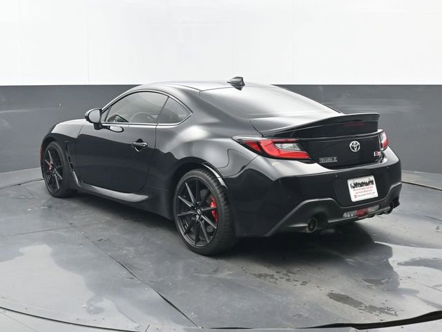 Used 2025 Toyota GR86 Premium w/ Performance Package RWD image 3
