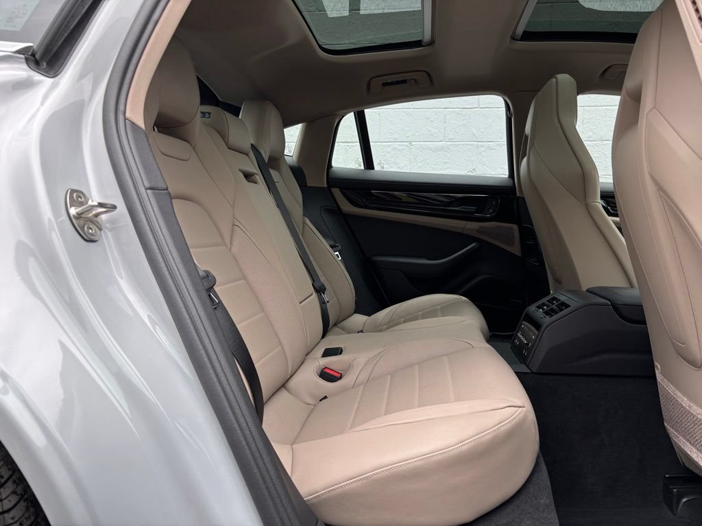 Certified 2025 Porsche Panamera 4 AWD/4WD image 17