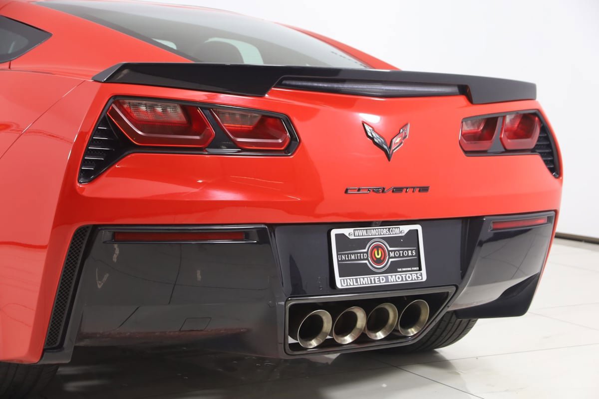 Used 2016 Chevrolet Corvette Stingray Coupe w/ 2LT Preferred Equipment Group RWD image 28