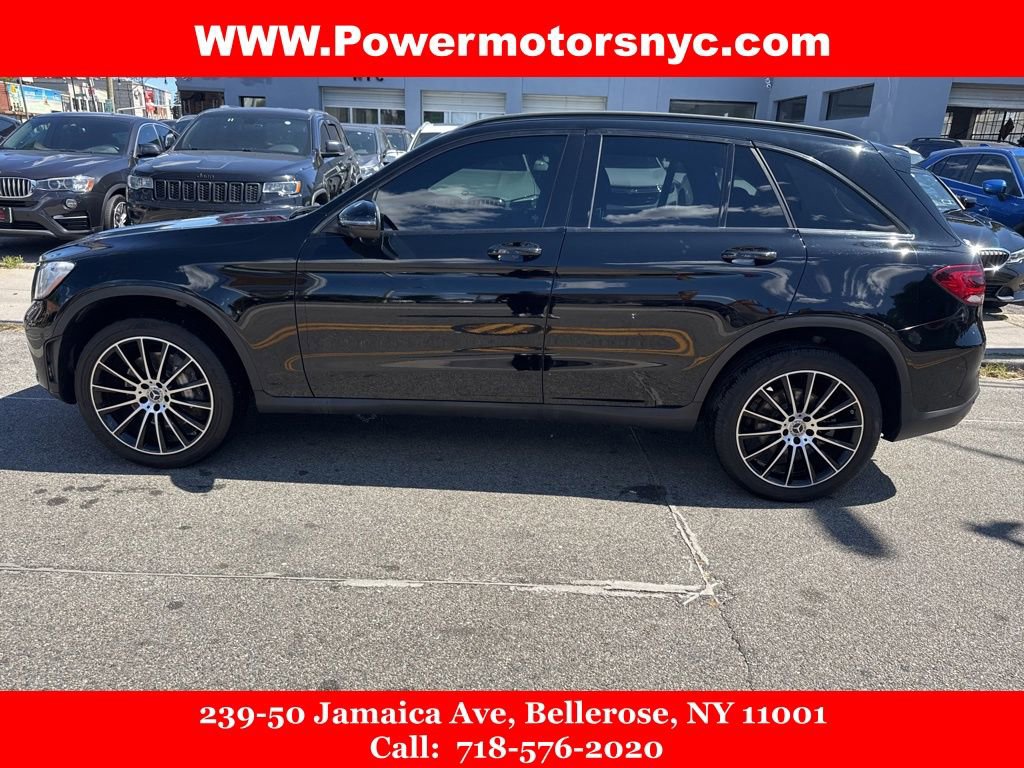 Used 2022 Mercedes-Benz GLC 300 4MATIC w/ AMG Line image 2