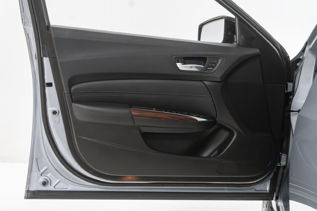 Used 2016 Acura TLX w/ Technology Package FWD image 10