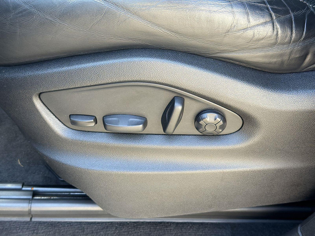 Used 2023 Porsche Cayenne AWD/4WD image 34