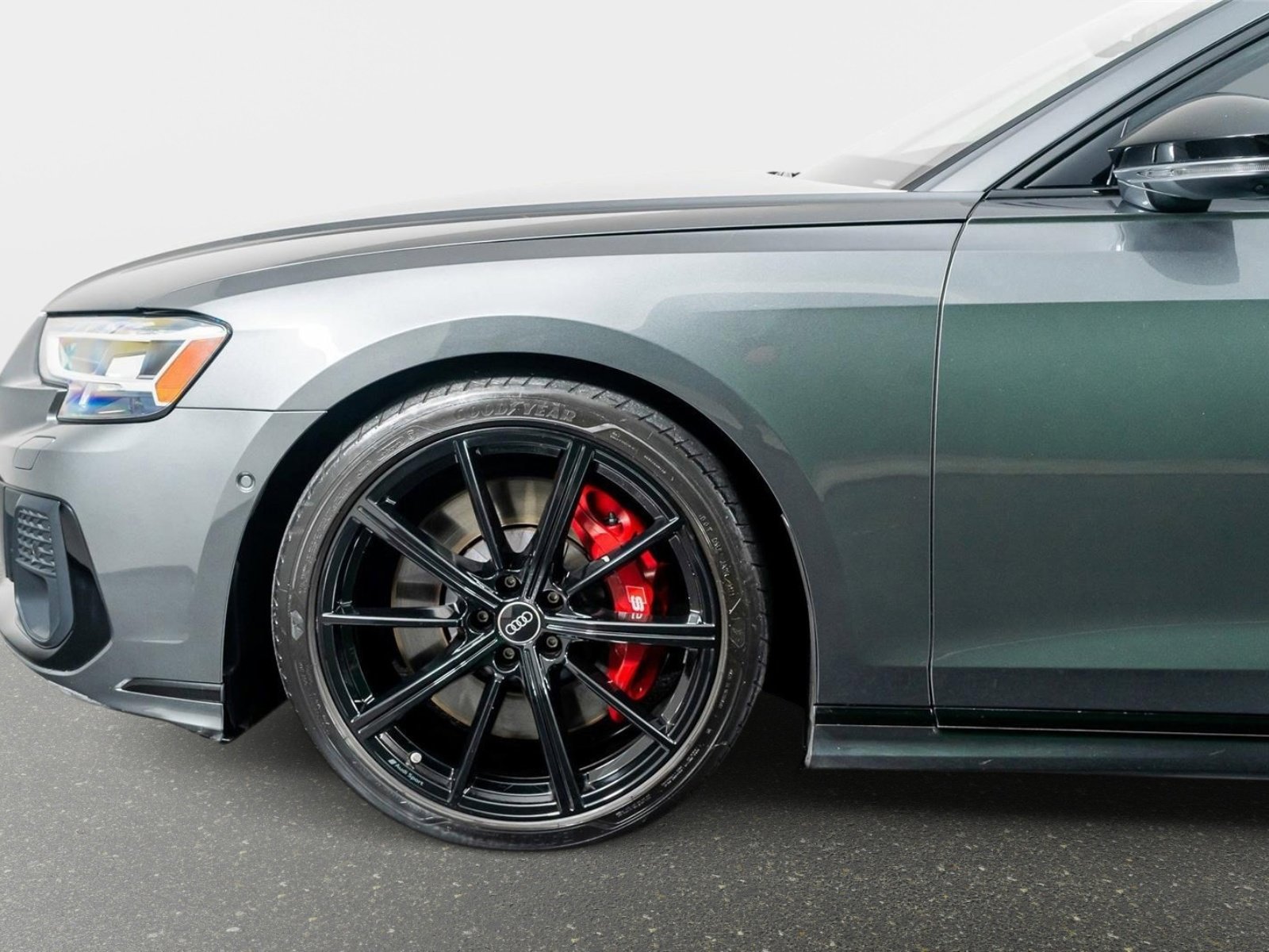 Used 2022 Audi S8 w/ S8 Executive Package image 18