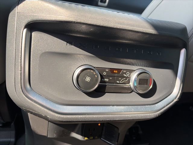 Used 2025 Ford Expedition Active image 21