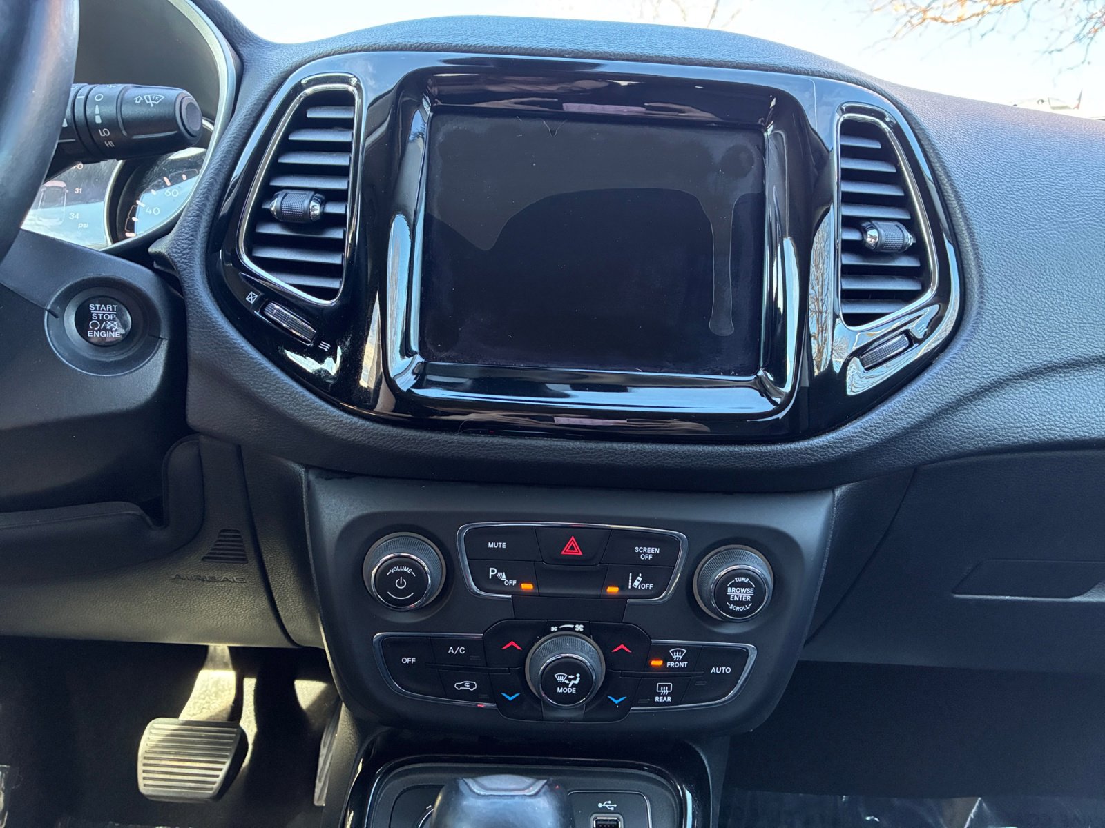 Used 2018 Jeep Compass Limited w/ Navigation Group image 12