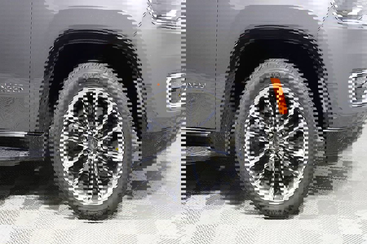 Used 2022 Jeep Wagoneer Series II w/ Premium Group I image 49