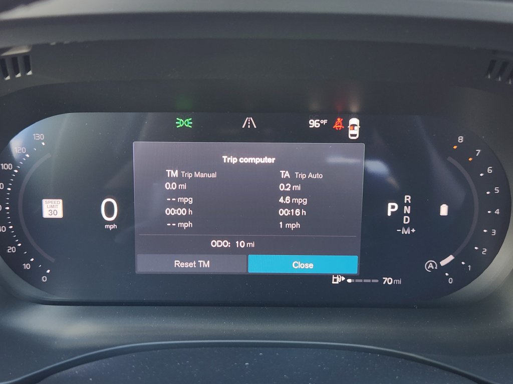 New 2027 Volvo XC60 B5 Plus AWD/4WD image 7
