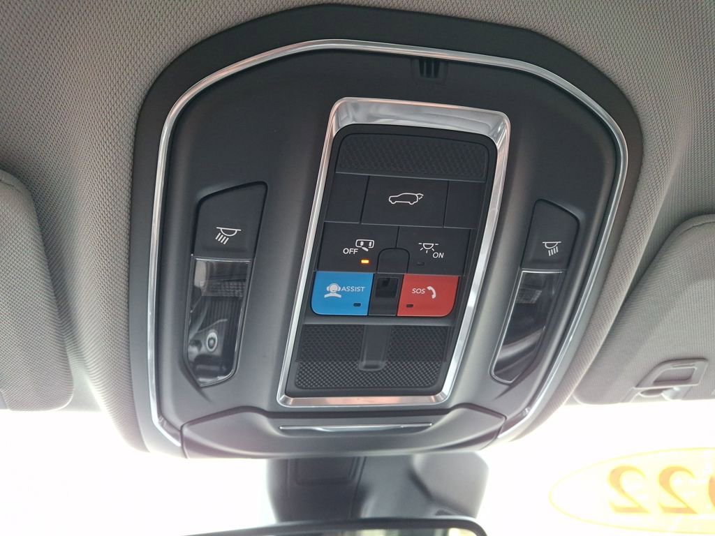 Used 2021 Jeep Grand Cherokee L Limited image 23