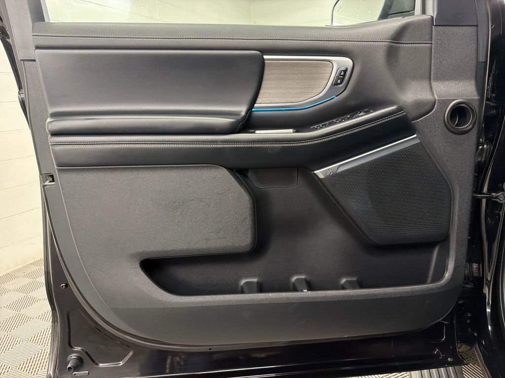 Certified 2025 Ford Expedition Max Platinum AWD/4WD image 16