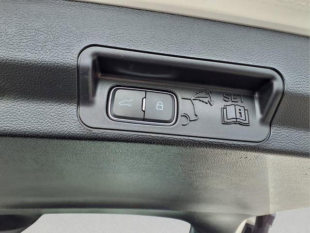 Used 2024 Ford Explorer XLT w/ Equipment Group 202A AWD/4WD image 11