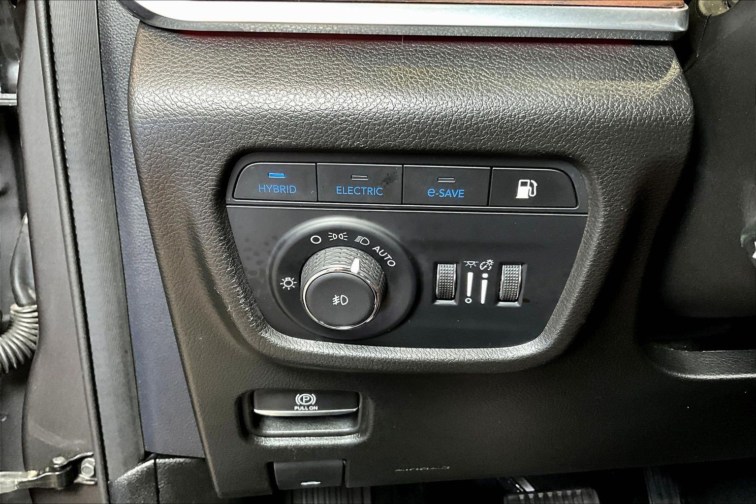 Used 2022 Jeep Grand Cherokee Summit AWD/4WD image 17