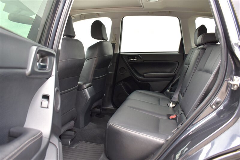 Used 2016 Subaru Forester 2.0XT Touring AWD/4WD image 28