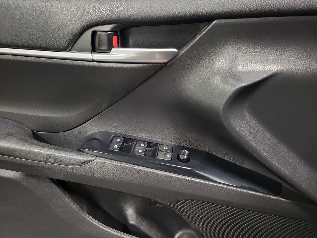 Used 2020 Toyota Camry SE AWD/4WD image 26