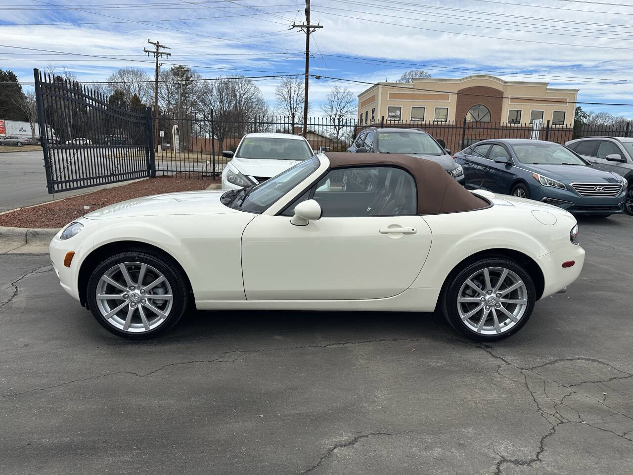 Used 2007 MAZDA MX-5 Miata Grand Touring image 8