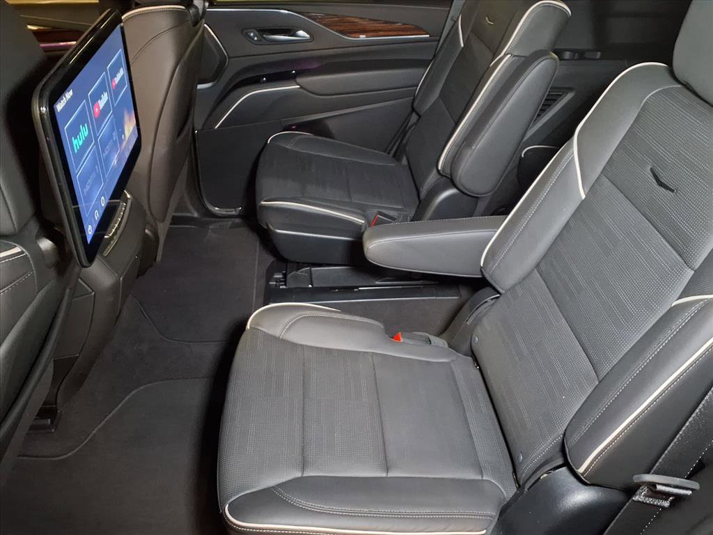 Certified 2024 Cadillac Escalade Premium Luxury w/ Performance Package image 18