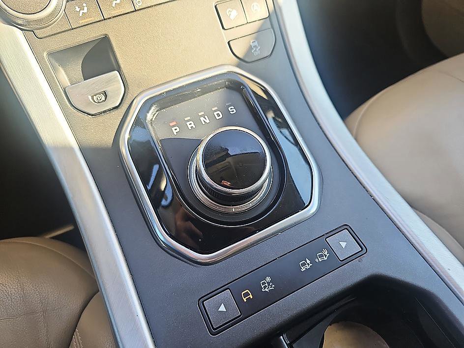 Used 2017 Land Rover Range Rover Evoque SE Premium image 23